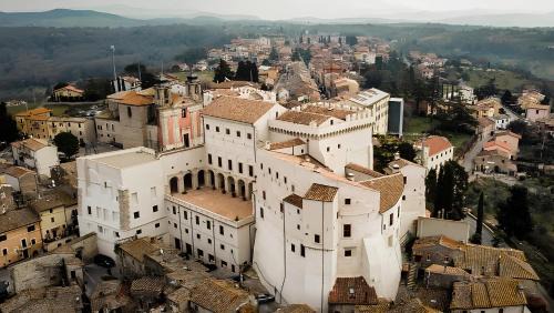 Giove Apartment | La dolce vita - 10 min da A1 autostrada, terrazza sul tramonto , vista panoramica sulle colline