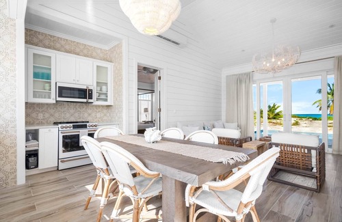 William's Town House | La Dolce Vita Cottage, - Cozy Cottage With Pool - directly on Tropic of Cancer Beach!
