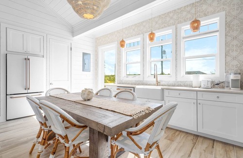 William's Town House | La Dolce Vita Cottage, - Cozy Cottage With Pool - directly on Tropic of Cancer Beach!