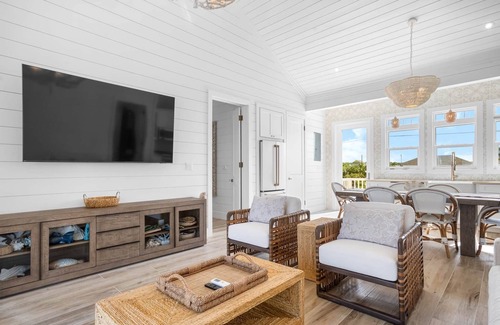 William's Town House | La Dolce Vita Cottage, - Cozy Cottage With Pool - directly on Tropic of Cancer Beach!
