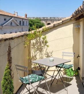 Quartier Administrations Apartment | La Dolce Vita Nîmoise Terrasse 100 m des Arènes
