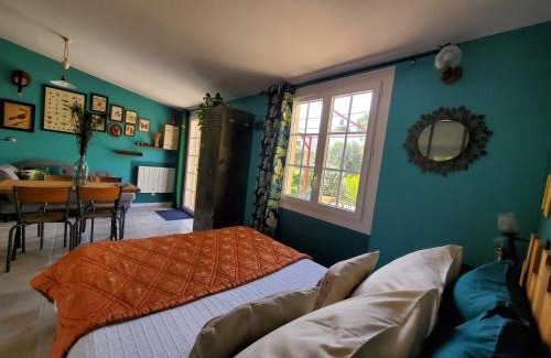 Montpeyroux Apartment | La Dolce Vita - Studio dans propriété avec piscine