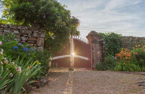 Collonges-la-Rouge Bed & Breakfast | La douce France