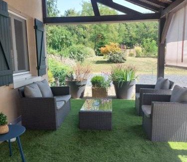 Gilly-sur-Loire Apartment | La Douceur de Vivre près du parc Le Pal
