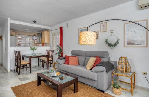 Castillo de Sabinillas Apartment | La Duquesa apartment with pool by Costarentals - Ref M8