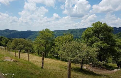 Haut-du-Them-Chateau-Lambert Bed & Breakfast | La Ferme de Là-haut B&B