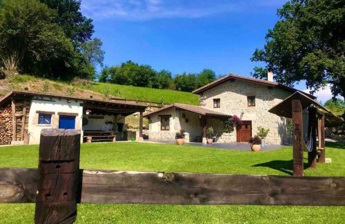 Villacarriedo House | La Fontana de Pedroso, descubre Cabárceno y Cantabria