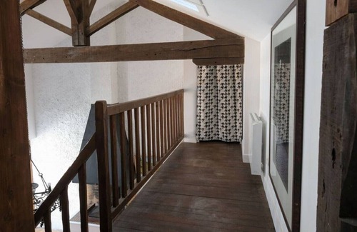 Marmande Apartment | LA FORGE Marmande Town center: APARTMENT ENTIRE Duplex in old forge
