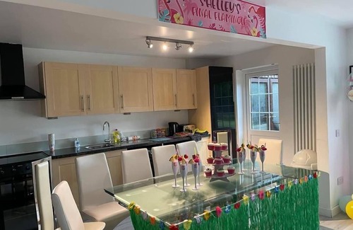 Tillicoultry Cabin | La Fortuna Lodges