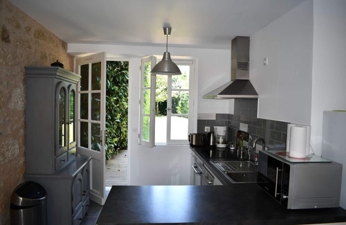 Saint-Cyprien Cottage | La Gardonnette, Superb Riverside Cottage, Great Value with Pool & Gardens
