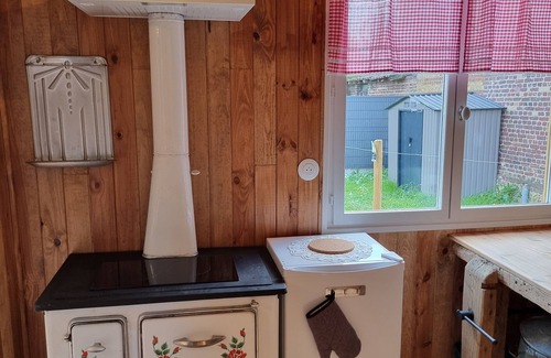 Ribecourt-Dreslincourt House | La Germaine - wooden shack in the countryside