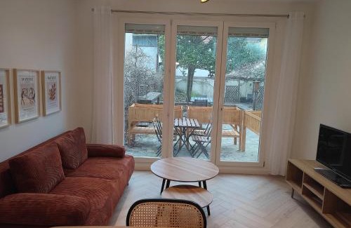 La Courneuve Apartment | La Glycine, Appartement d'architecte avec vue sur jardin