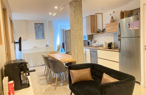 Les 3 Cites Apartment | La Grande Coloc - Superbe T4 refait à neuf