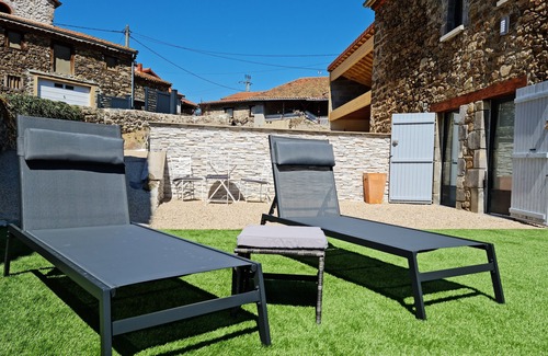 Villeneuve-dʼAllier House | La grange à VITTAL with swimming pool