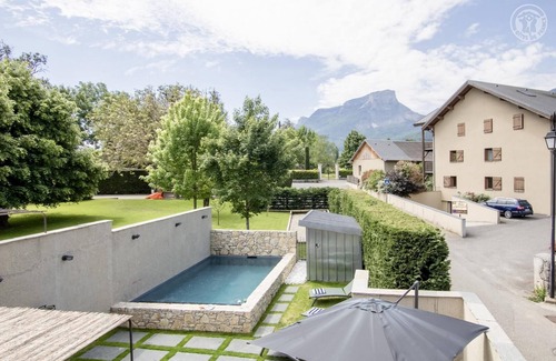 Myans House | LA GRANGE A ROGER - MYANS