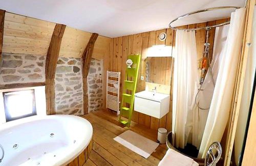 Le Vaulmier House | La Grange Aux Frênes -Gîte 6 Personnes- Tranquillité, Nature et Confort