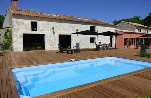 Aigrefeuille-d'Aunis Bed & Breakfast | La Grange d'Aunis