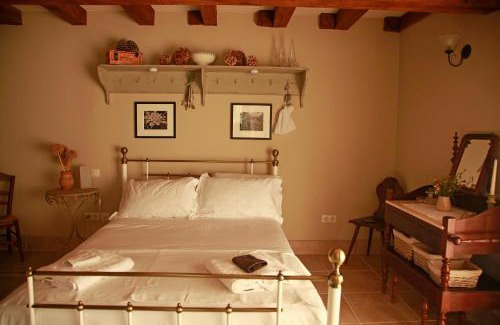 Lacapelle-Biron House | La Grange dans la Foret