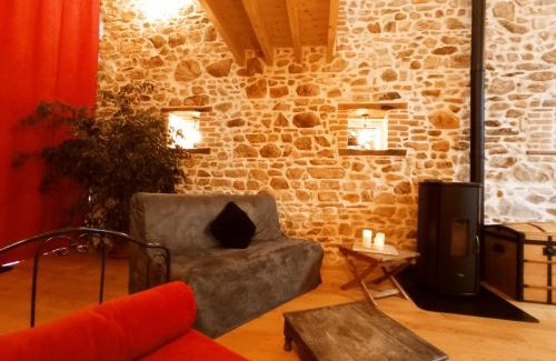Saint-Angel House | La Grange de Marie à St Angel - Magnifique Grange Rénovée en loft pour 1 à 6 pers