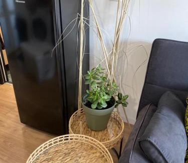 Coutiches Apartment | La Grange Eiffel appartement cosy avec parking ferme et terrasse Wood