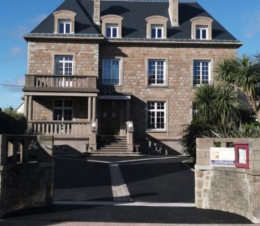 Saint-Vaast-la-Hougue Hotel | La Granitiere Maison de Charme