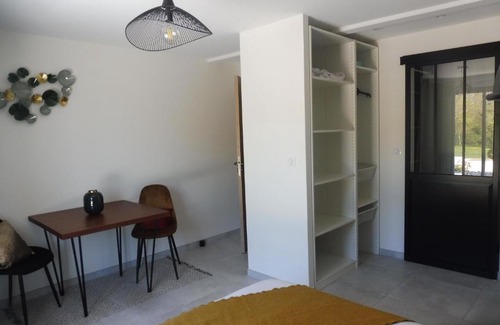 Lias House | La Grimoise, chambre d'hôte à la campagne