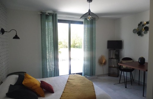 Lias House | La Grimoise, chambre d'hôte à la campagne