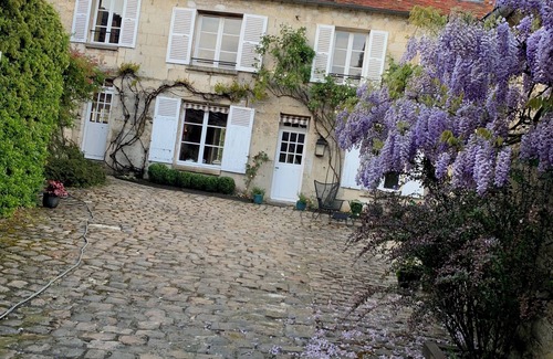 Haramont House | La Grive, a former coaching inn at the gateway to the Retz forest
