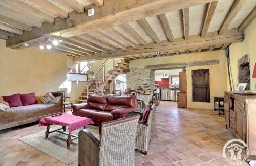 Saint-Thurial House | La haie chapeau