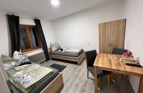 Leoben Apartment | LA Haus für Monteure, Arbeiter, Pendler, ganzes Haus mit Garten, 5 Zimmer