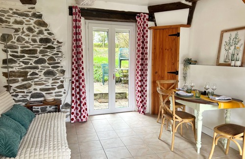 Langourla Bed & Breakfast | La Haye D'armor, Gite au Calme à la Campagne, Animaux de Compagnie Acceptés!