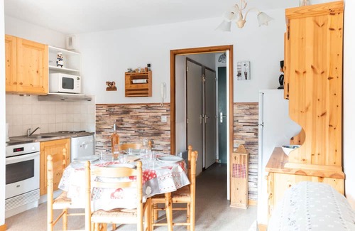 La Joue du Loup Apartment | La Joue du Loup, flat for 4 with terrace