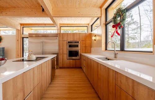 La Conception Ski Chalet | La Kabina w/Mt Tremblant view