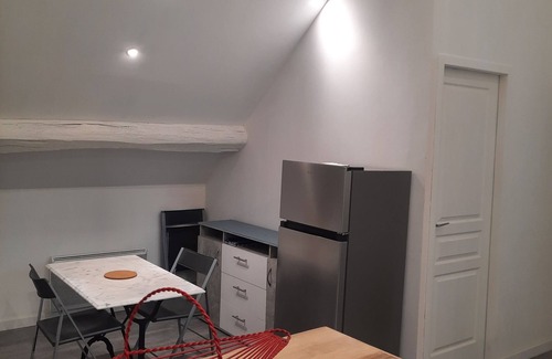 Chalautre-la-Grande Apartment | La Lézardière, quiet and charming apartment
