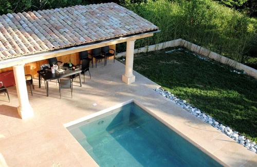 Saint-Amand-de-Coly House | La Lauzière is an authentic French holiday home with private swimming pool