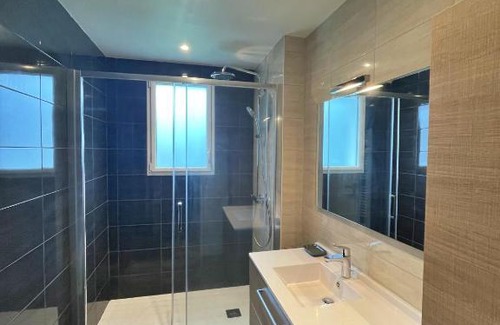 Guidel House | La Libellule, Maison de 3 chambres, proche du centre ville et à 8 min des plages