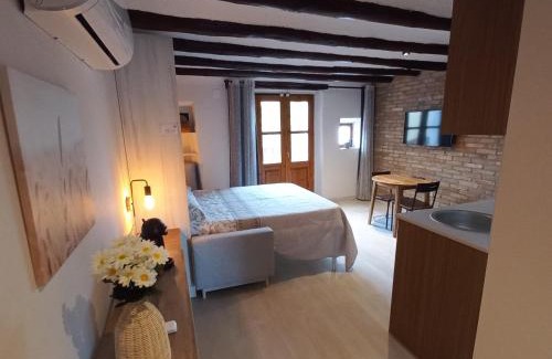 Vila-sana Apartment | La Llacuna