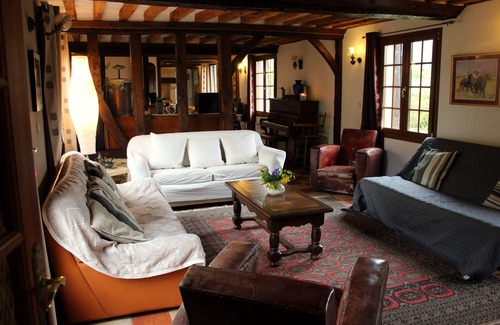 Basseneville House | La Longère: Grand Gîte Traditionnel Normand à Quelques km de Cabourg