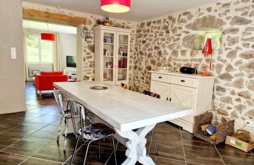 Golinhac House | La Maïoun, entourée de la forêt au calme