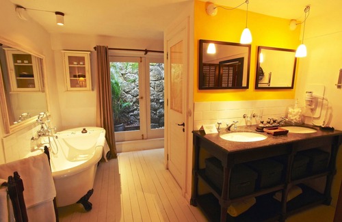 Pointe aux Canonniers Hotel | La Maison 20 Degrés Sud - Relais & Châteaux