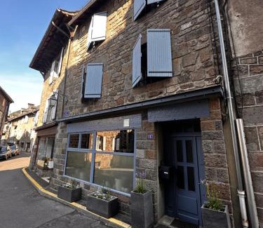 Vic-sur-Cere Apartment | La Maison aux Volets Bleus 3ème Étage