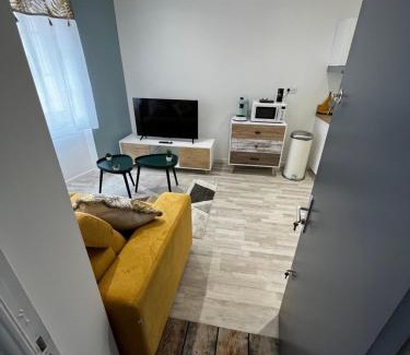 Pont-du-Chateau Apartment | La maison castelpontine T4