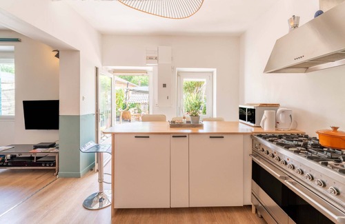 Carpentras House | La maison d'à côté, charming town house near Mont Ventoux