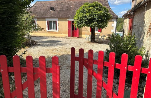 Limeyrat House | La Maison D'augustin en Périgord