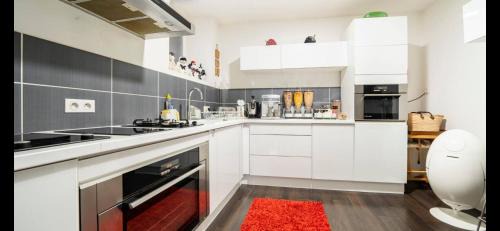 Clermont-Ferrand Apartment | La Maison de l Echauguette Petit Dejeuner et Menage Offerts