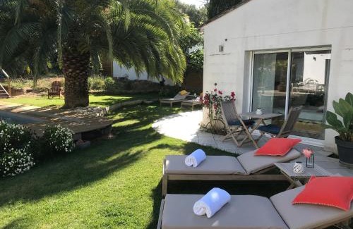 La Couarde-sur-Mer House | LA MAISON DE LA DUNE - Chambres Climatisées - Jacuzzi 1ère séance offerte - Piscine chauffée avec Abri Amovible - Plage située à 200m, accès direct par le bois