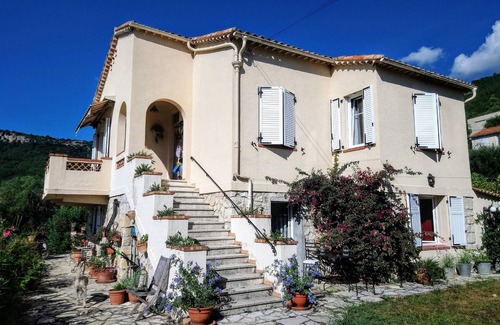 Le Bar-sur-Loup Apartment | La Maison de la Chapelle