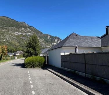 Ayzac-Ost Apartment | La maison de Lilette proche Argelès Gazost