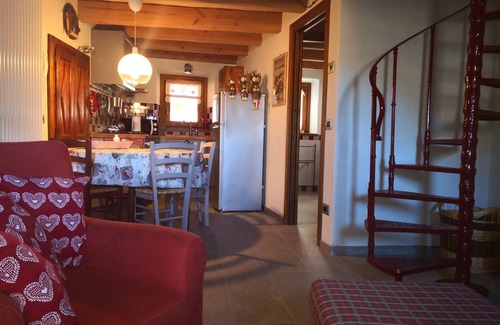 Nus Apartment | LA MAISON DES CHATS strategically located for visiting the entire Aosta Valley