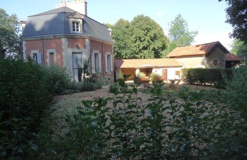 Entrains-sur-Nohain House | La Maison des tilleuls
